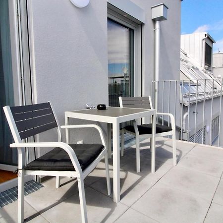 Modern Balcony Apartment With Pool Close To Lake In "Donaustadt" Vienna Luaran gambar